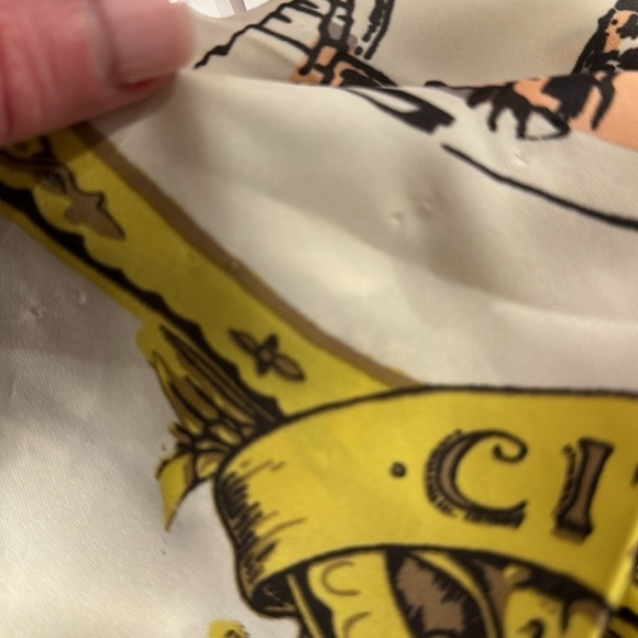 Vintage Unbranded Green and Cream CITY Skyline Square Scarf 26" x 27.5" - Picture 7 of 7